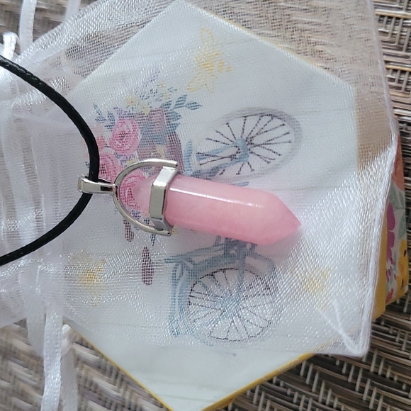 NEW Pink Rose Quartz  Necklace 🌹 - Picture 5 of 5